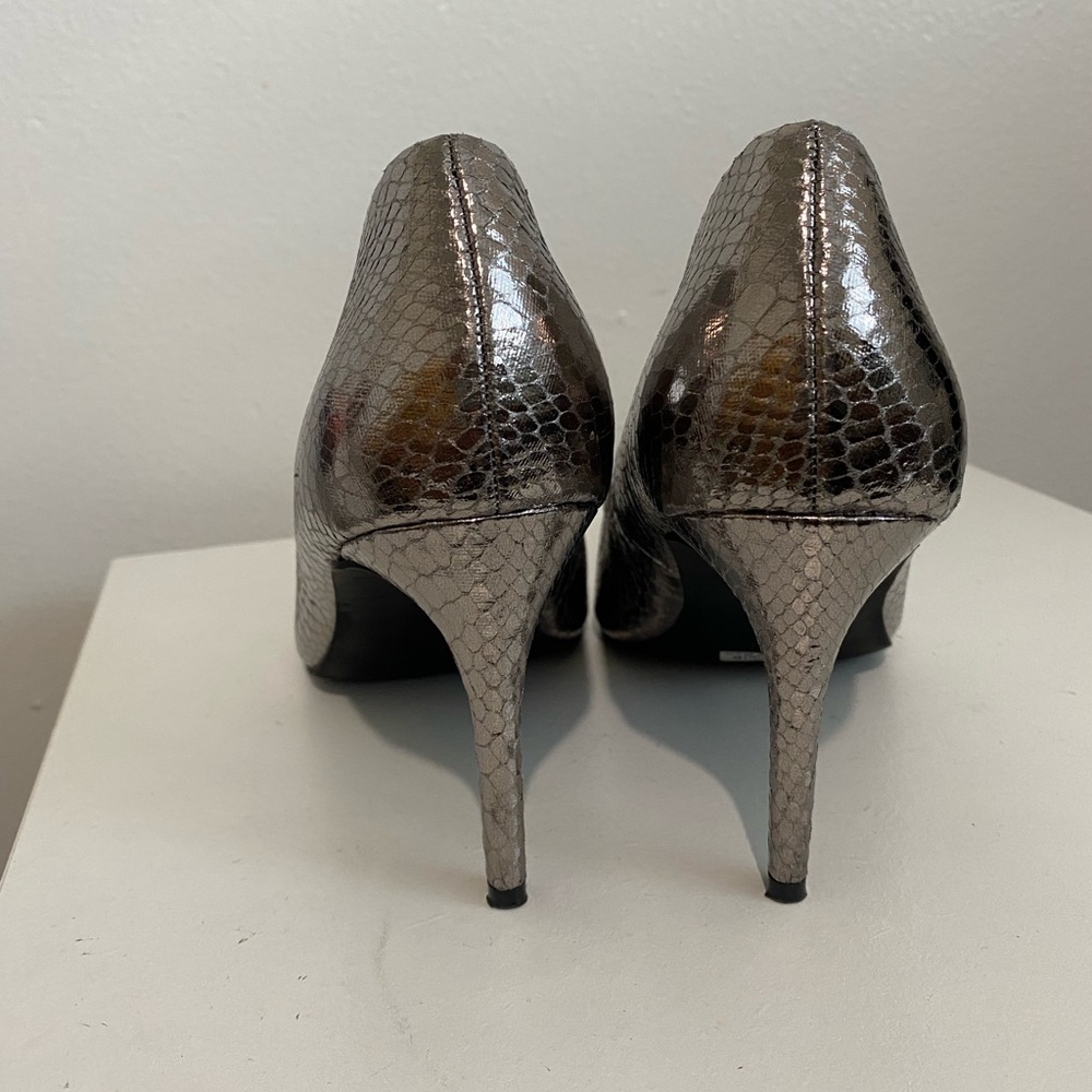 🍄 TORRID Pewter Pointed
Toe Pump Size 10W - Picture 5 of 7
